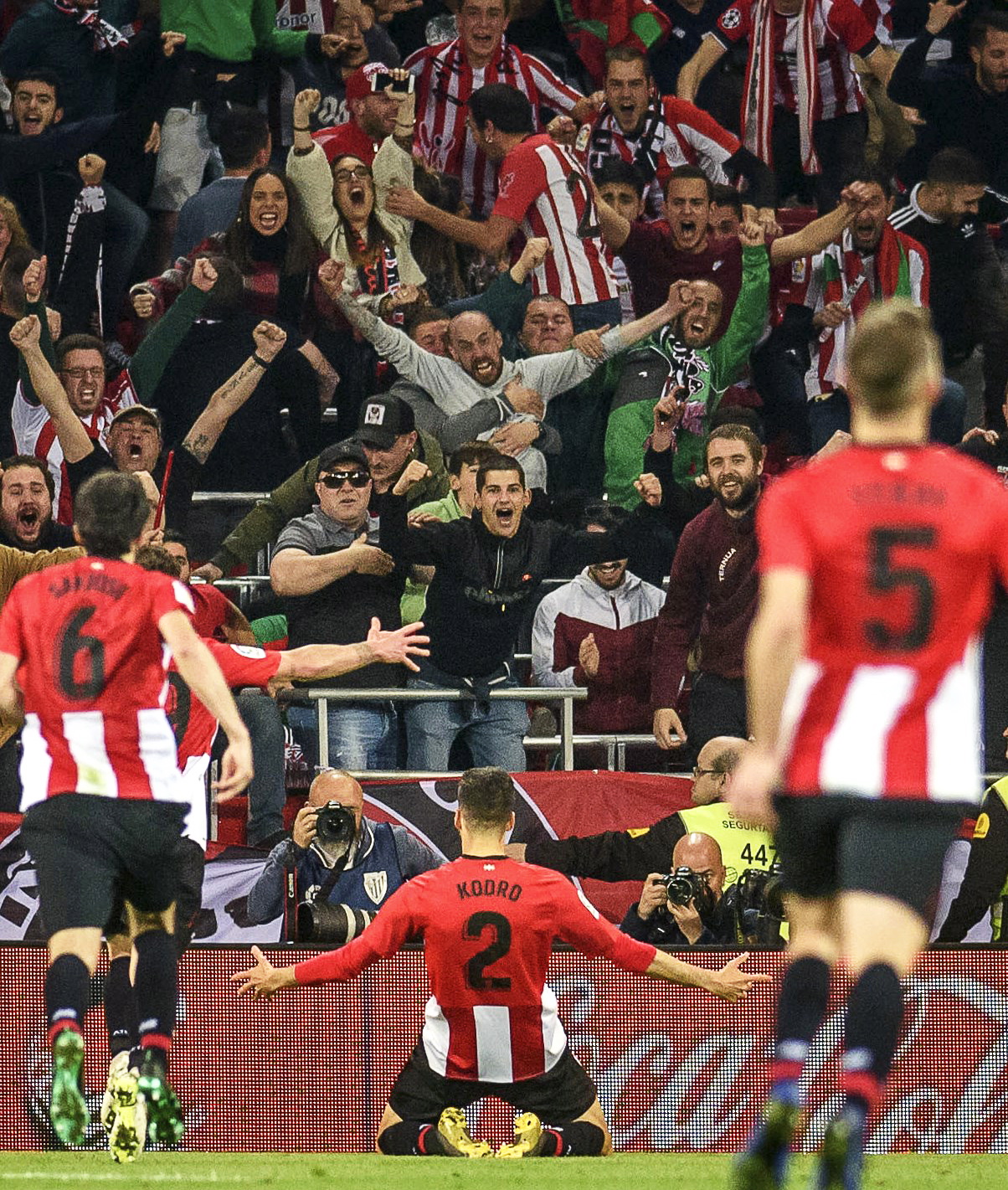 亚洲杯一夜形势大变 国足利好